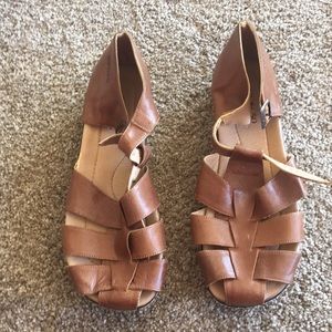 100%leather sandals. Great for sensitive feet